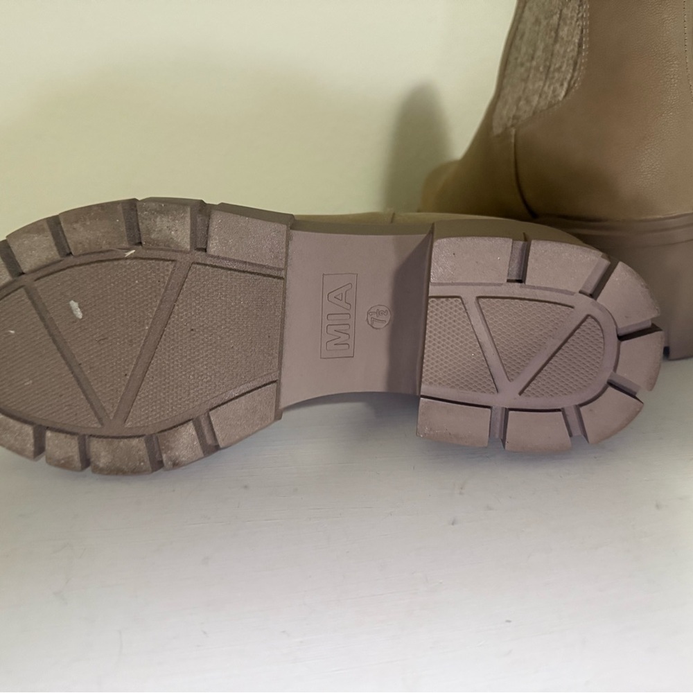 Chelsea boot - Picture 3 of 4